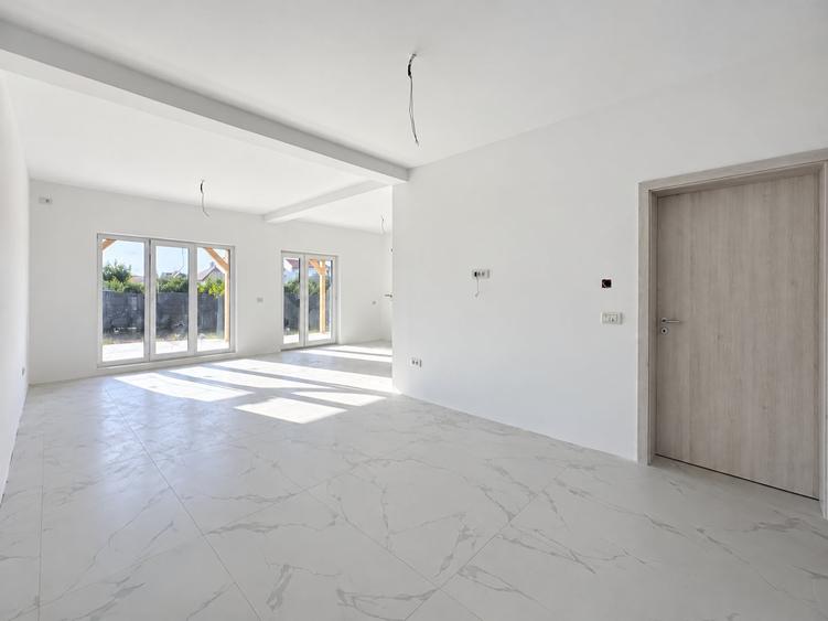 Duplex cu 3 camere cu Canalizare în Moșnița Veche