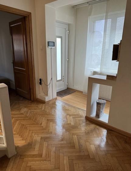 Casă cu 4 camere cu Teren 165 Mp în Vatra Luminoasă