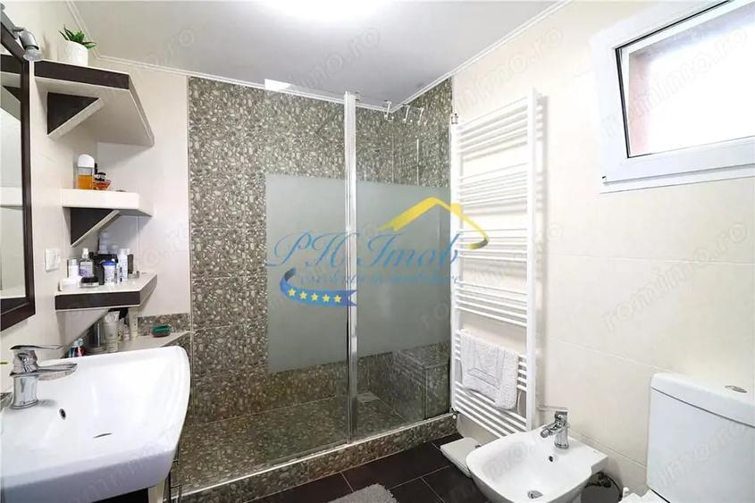 Casă cu Teren 1510 Mp în Urleta