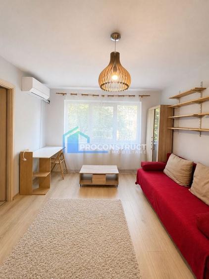 Apartament cu 2 camere semidecomandat, mobilat în Dacia