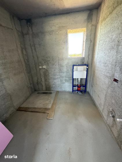 Casă cu 4 camere cu Teren 500 Mp în Joița