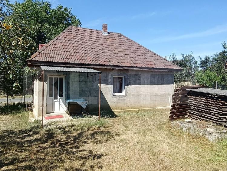Casă individuală cu 2 camere cu Garaj în Homorodu de Mijloc
