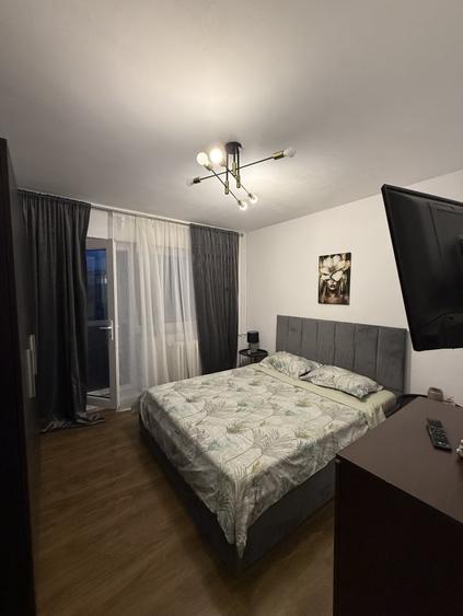 Apartament cu 3 camere decomandat, mobilat în Dacia