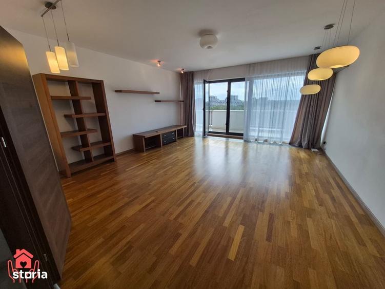 Apartament cu 4 camere decomandat în Est