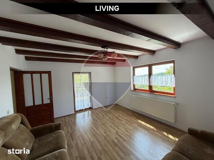 Casă cu 3 camere cu Teren 1594 Mp în Valea Borcutului