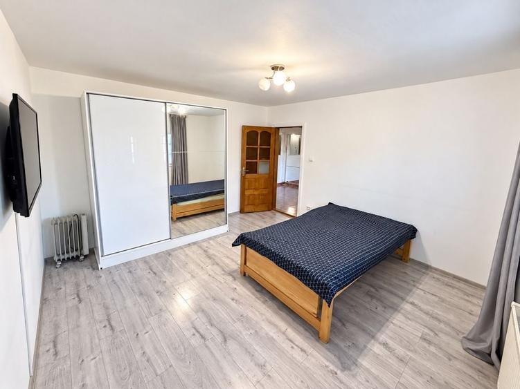 Apartament cu 2 camere decomandat în Micro 4