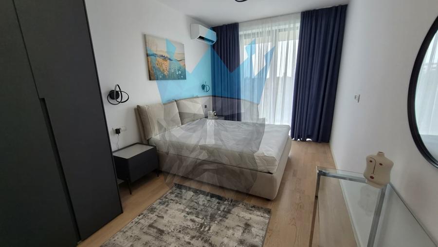 Apartament cu 3 camere semidecomandat, mobilat în Băneasa