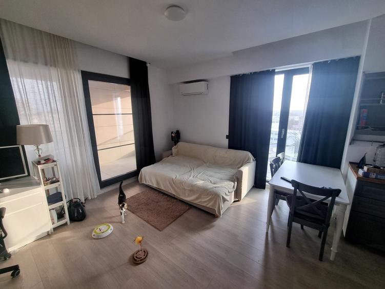 Apartament cu 3 camere decomandat în Faleza Nord