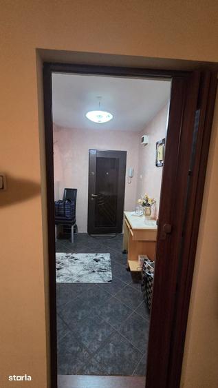 Apartament cu 2 camere semidecomandat în Micro 16