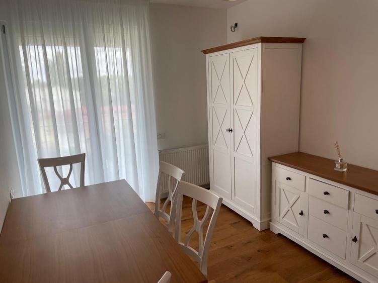 Apartament cu 4 camere decomandat, mobilat în Băneasa