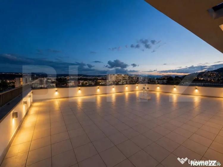 Apartament cu 7 camere decomandat în Grigorescu