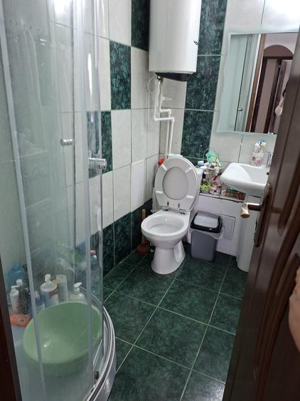 Apartament cu 4 camere decomandat în Titan