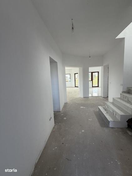 Casă cu 4 camere cu Teren 335 Mp în Central