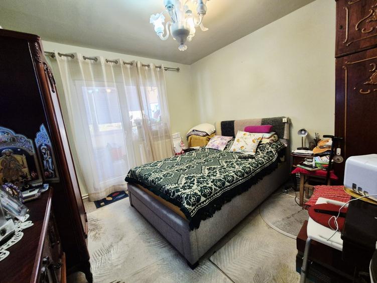 Apartament cu 4 camere decomandat, mobilat în Brătianu