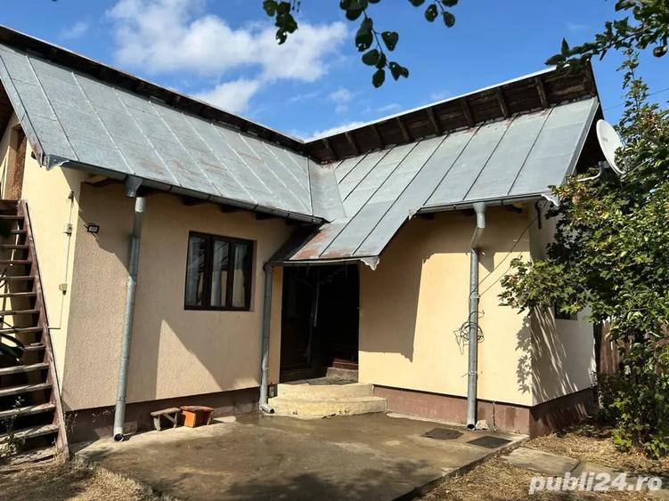 Casă cu 3 camere în Ștefan cel Mare