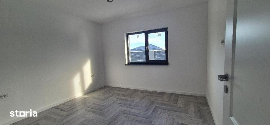 Casă cu 4 camere cu Teren 350 Mp în Clinceni