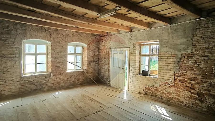 Casă cu Teren 1694 Mp în Biertan