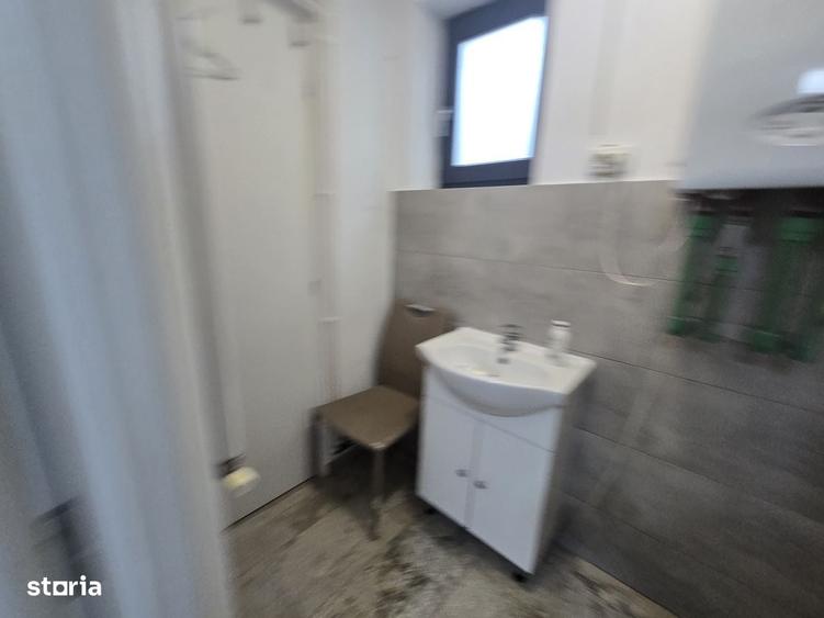 Spațiu comercial, de 48 mp, în Central