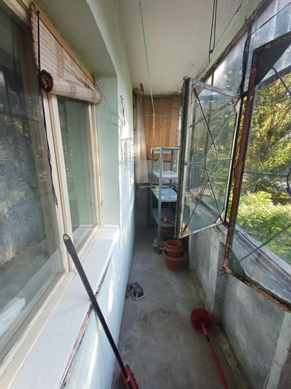 Apartament cu 3 camere decomandat în Berceni