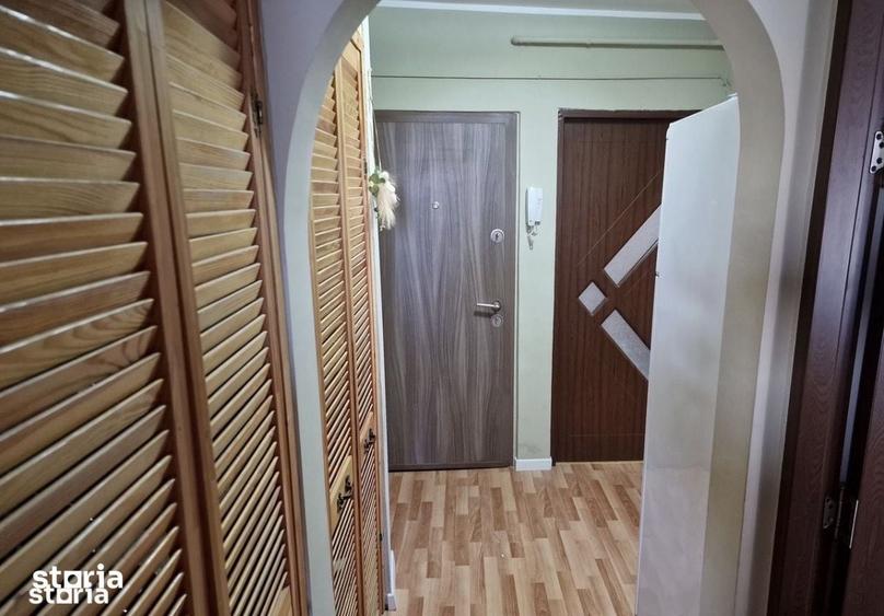 Apartament cu 2 camere decomandat în Micro 17