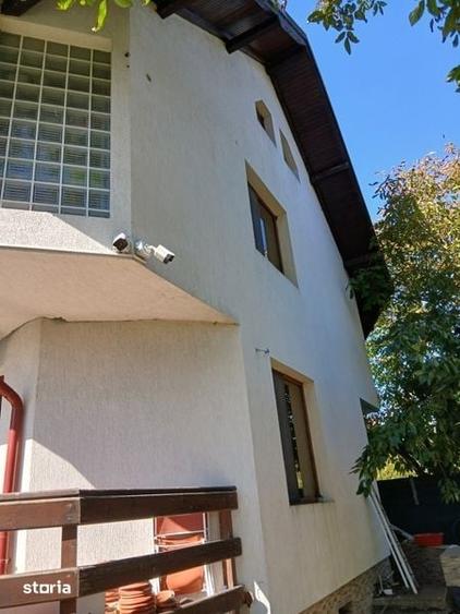 Casă cu 4 camere cu Teren 170 Mp în Central