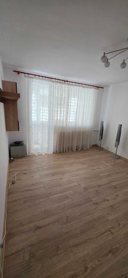 Apartament cu 2 camere decomandat în Drumul Taberei