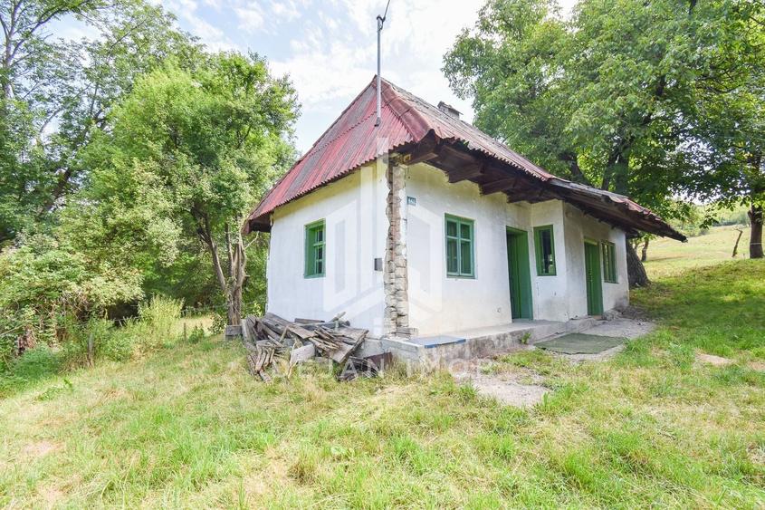 Casă individuală cu 2 camere cu Canalizare în Central