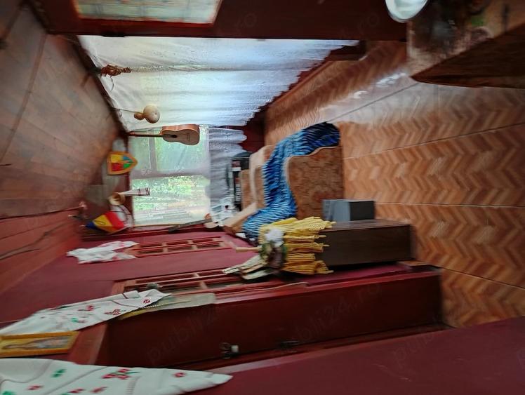 Casă cu 6 camere cu Teren 1270 Mp în Hodivoaia