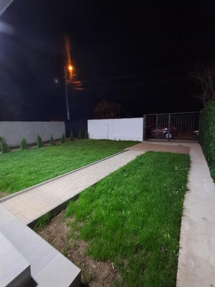 Casă individuală cu 4 camere cu Teren 200 Mp în Exterior Sud