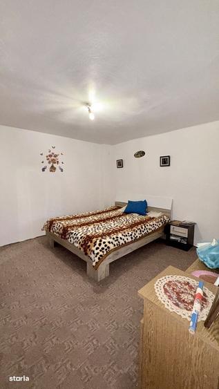 Casă cu 4 camere cu Teren 1668 Mp în Bujoreni