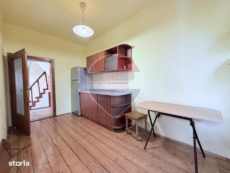 Casă cu 3 camere în Piața Cluj