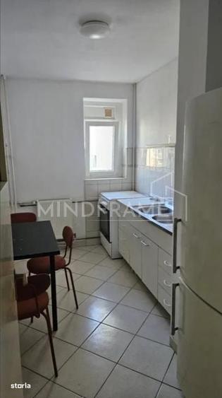Apartament cu 3 camere în Tineretului