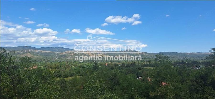 Casă cu Teren 3167 Mp în Măgura