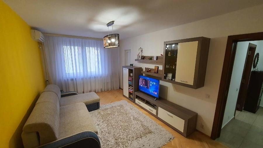 Apartament cu 3 camere decomandat în Pantelimon