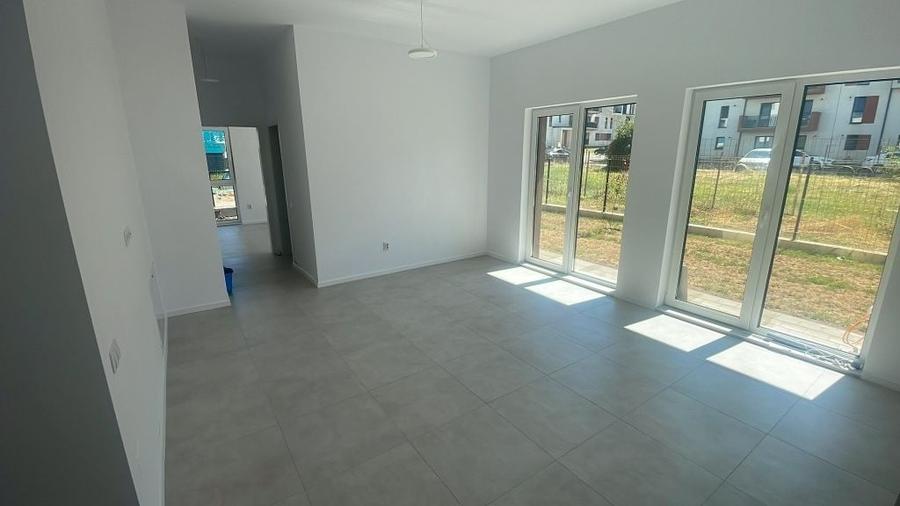 Apartament cu 2 camere decomandat în Florești
