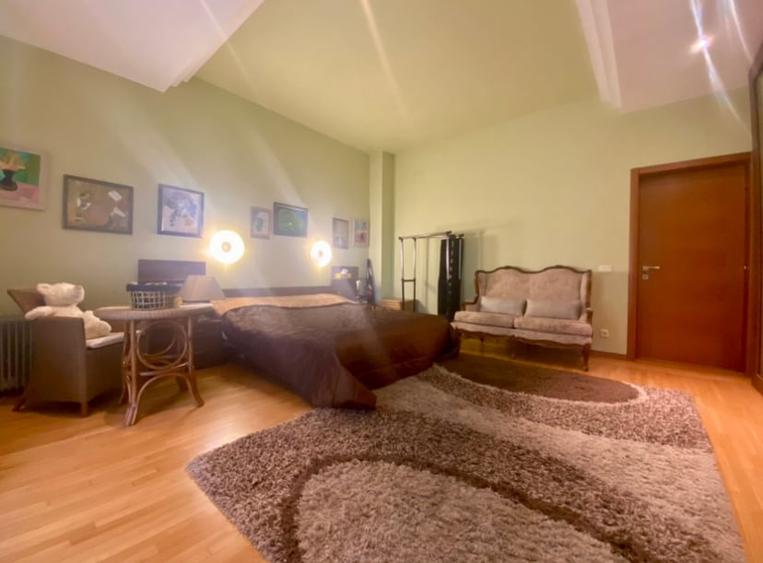 Casă individuală cu 5 camere cu Piscina în Ultracentral