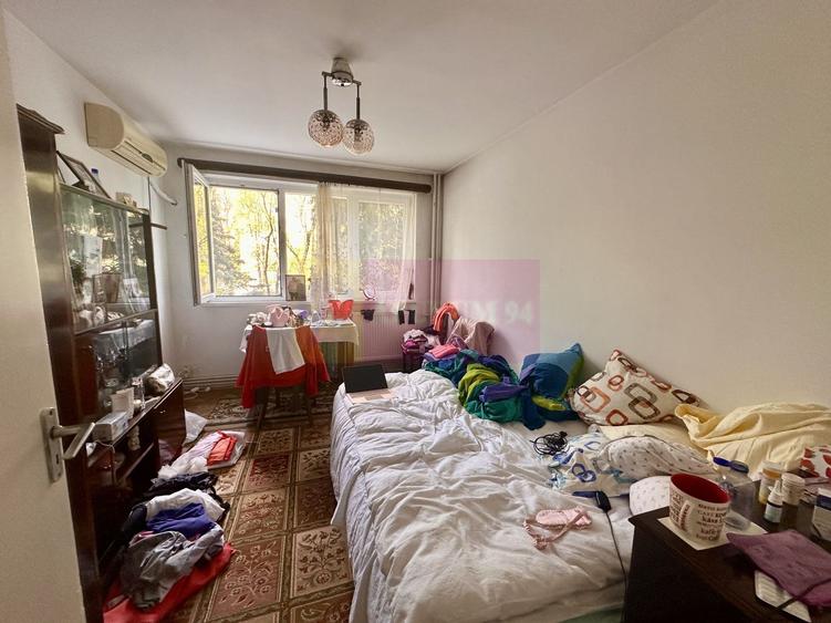 Apartament cu 3 camere decomandat în Berceni