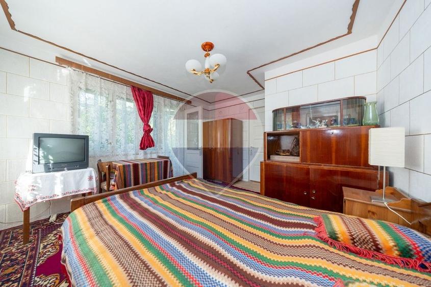 Casă individuală cu 6 camere cu Teren 610 Mp în Bran