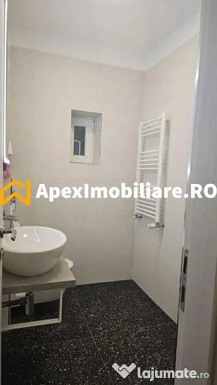 Apartament cu 3 camere semidecomandat în Floreasca
