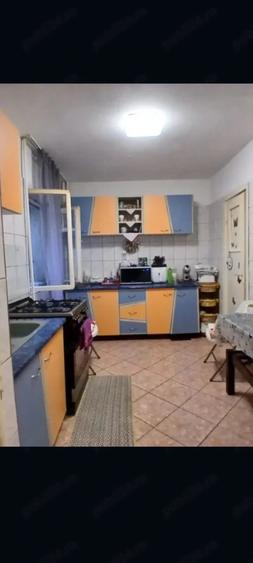Apartament cu 3 camere decomandat în Veteranilor
