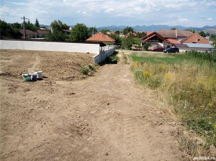 Teren de 3000 mp, în Central