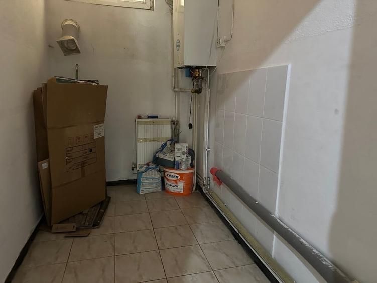 Spațiu comercial, de 40 mp, în Narcisa