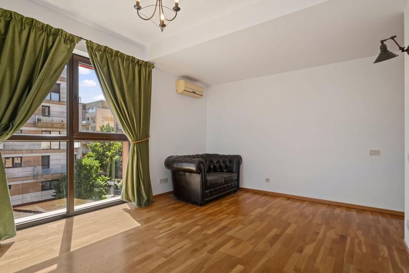 Apartament cu 3 camere decomandat, mobilat în Central