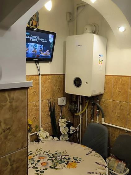 Apartament cu 3 camere semidecomandat în Central