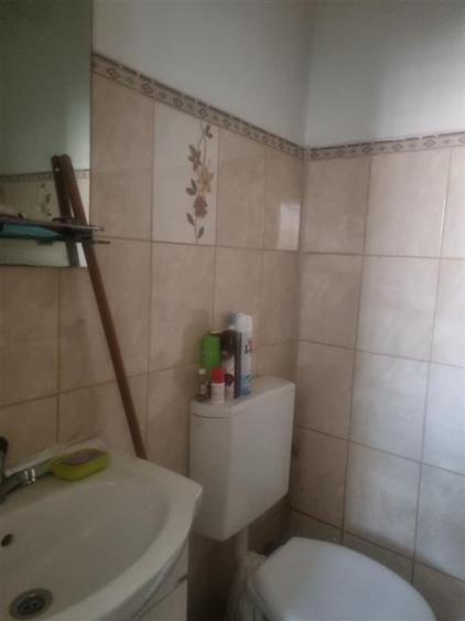 Casă individuală cu 4 camere cu Canalizare în Central