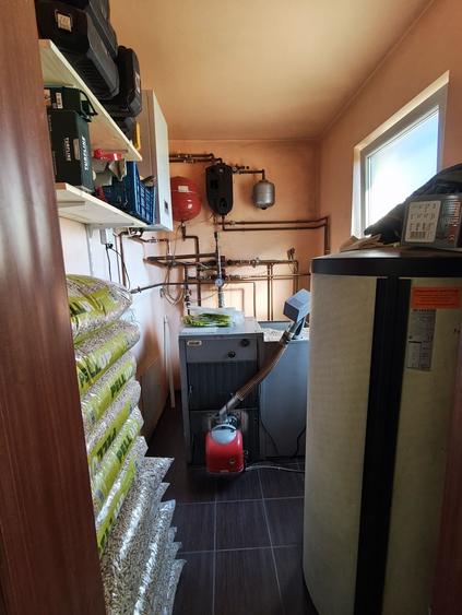Casă cu 4 camere în Exterior Vest
