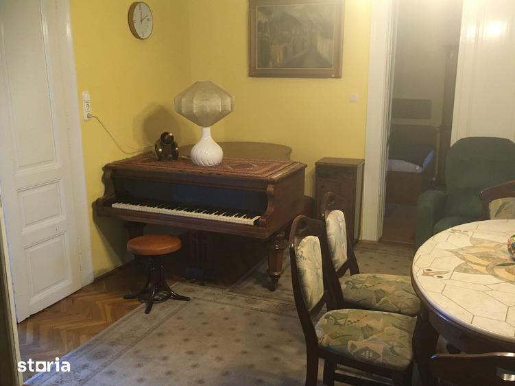 Casă cu 3 camere decomandat cu Teren 311 Mp în Central