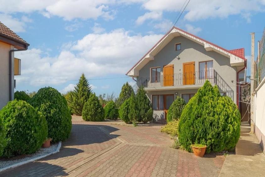 Hotel/Pensiune, de 850 mp, în Sânmartin