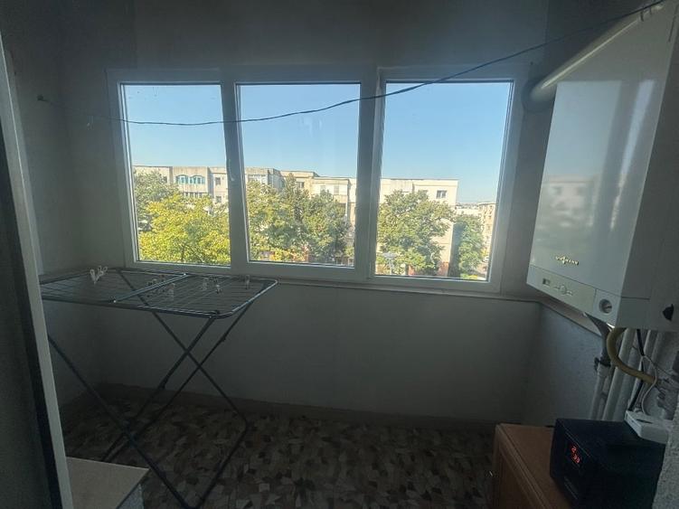 Apartament cu 2 camere decomandat în Trocadero
