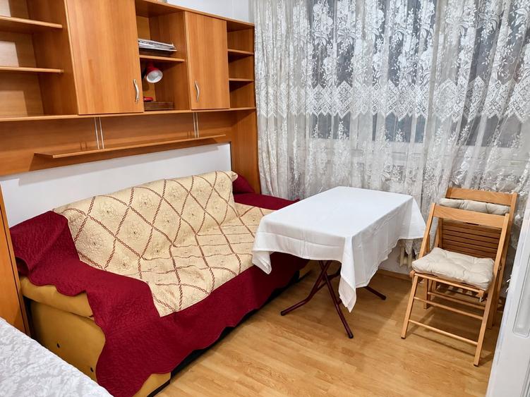 Apartament cu 3 camere în Drumul Taberei